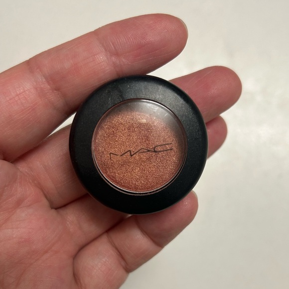 Mac eyeshadow - Picture 2 of 4